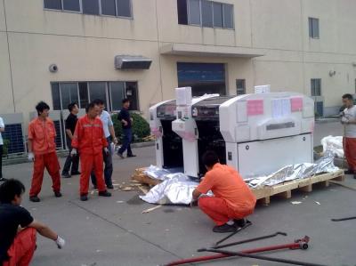 浩鑫信息科技（苏州）有限公司--松下高速贴片机--卸柜-拆箱-定位 